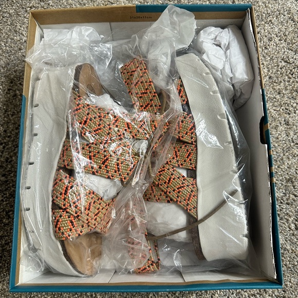 OTBT California Sandal- Tan - Picture 4 of 4